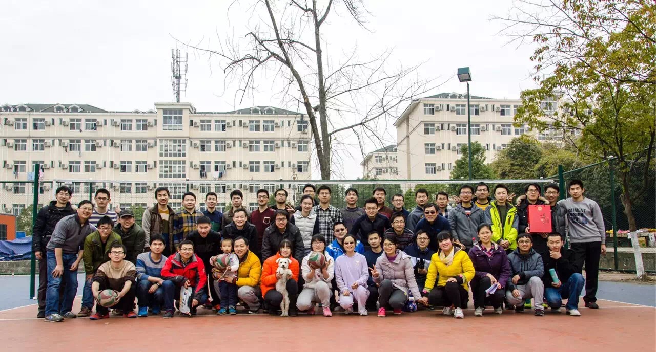 The first volleyball match for teachers and students in J-TEXT